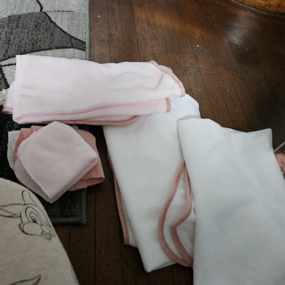 Towel Set - Picture 2 of 3